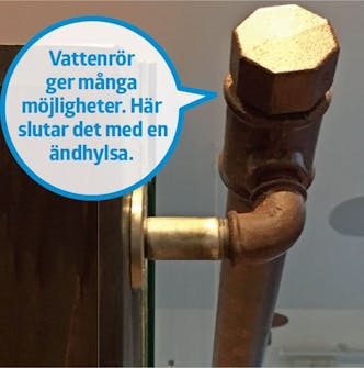 Svävande trappa: Räcket är byggt av vattenrör Svävande trappa: Räcket är byggt av vattenrör
